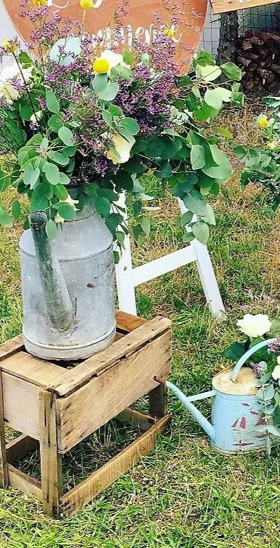 ensemble-de-contenants-en-zinc-location-mariage-narbonne-1